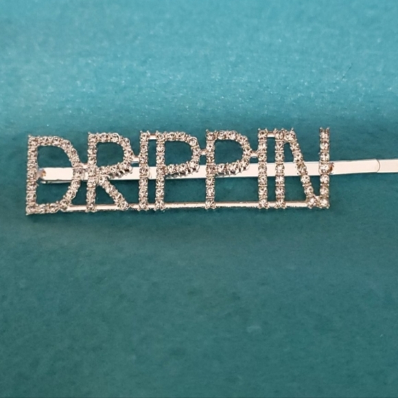 Accessories - Bling🎁💝🏷 "drippin"letter hair clip